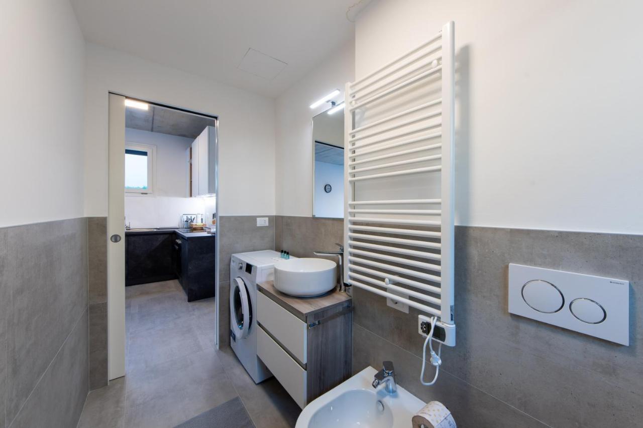 Housmart Toscana 53 Black โบโลญญา ภายนอก รูปภาพ